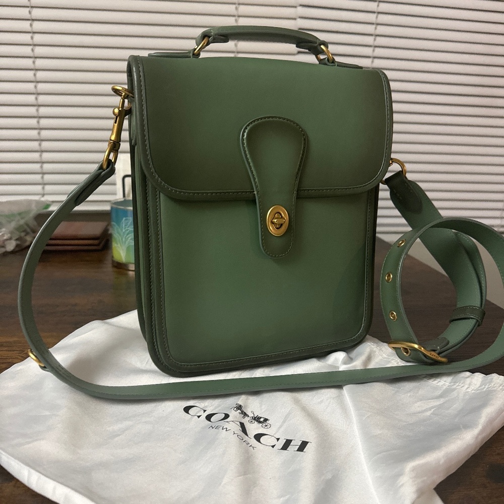 Rare Coach Limited edition tab messenger